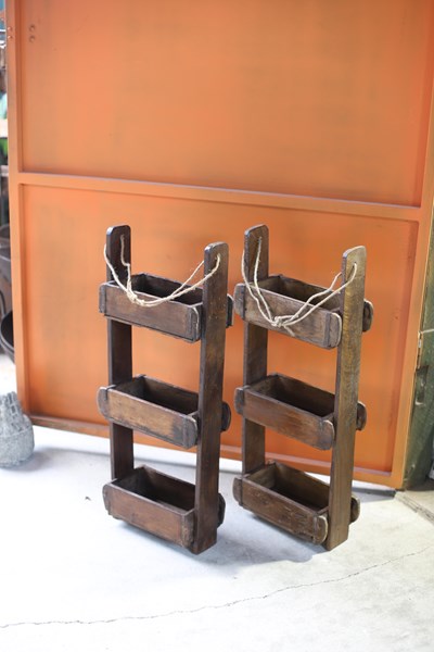 Lot 216 - PLANTERS