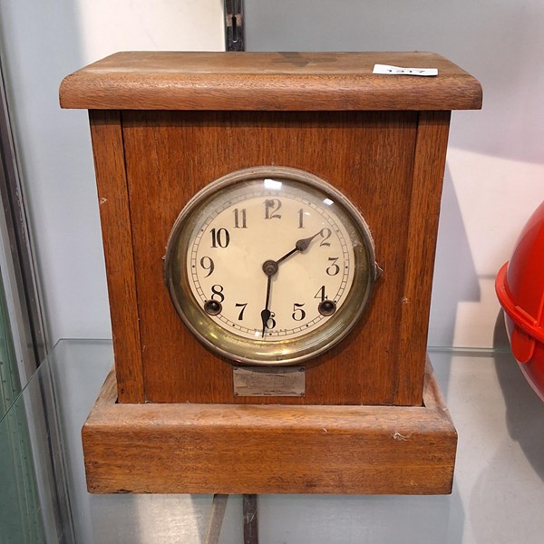 Lot 1317 - MANTLE CLOCK