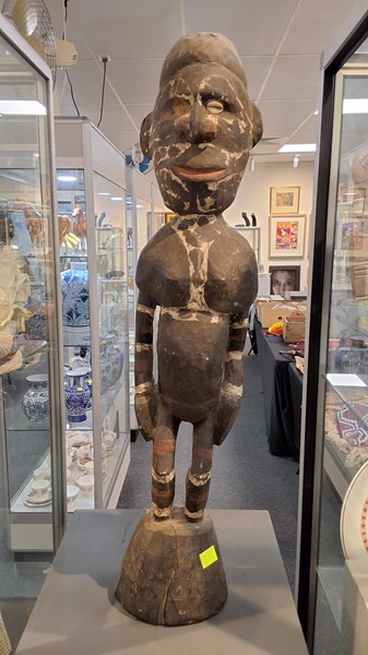 Lot 1381 - TIMBER FIGURE
