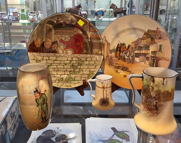 Lot 1147 - ROYAL DOULTON