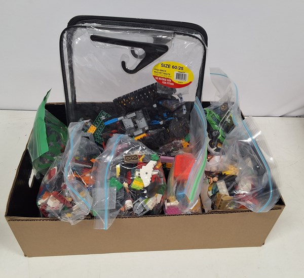 Lot 1403 - BULK LEGO