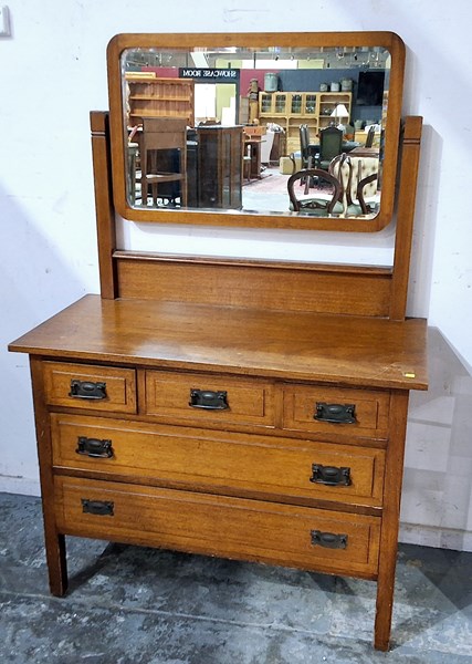 Lot 373 - DRESSING CHEST