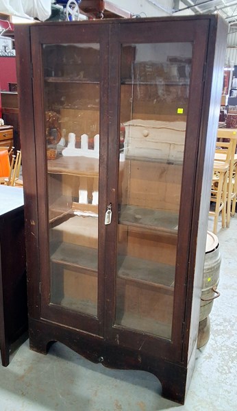Lot 254 - CHINA CABINET