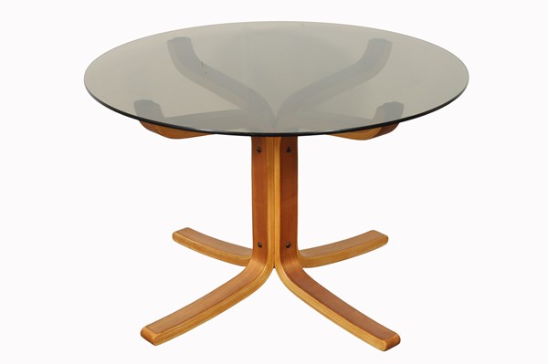 Lot 7 - BREAKFAST TABLE