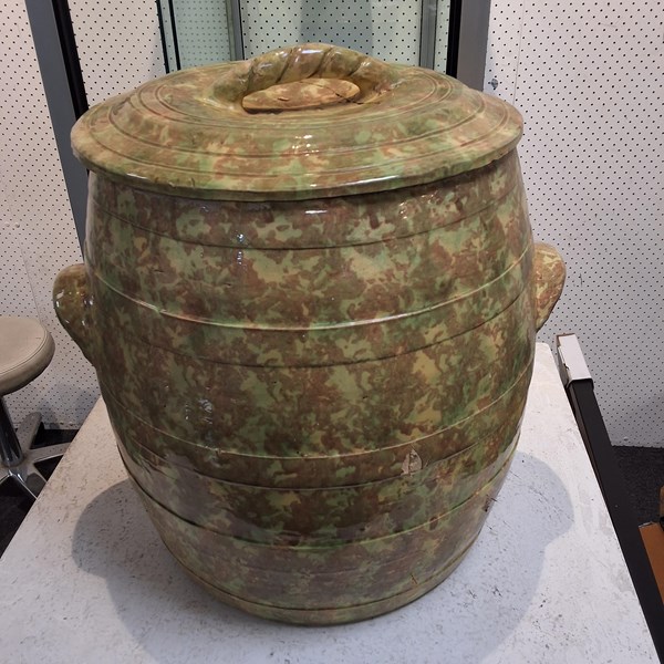 Lot 1349 - BREAD CROCK