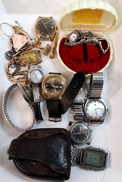 Lot 1064 - WATCHES