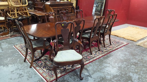 Lot 111 - DINING SUITE