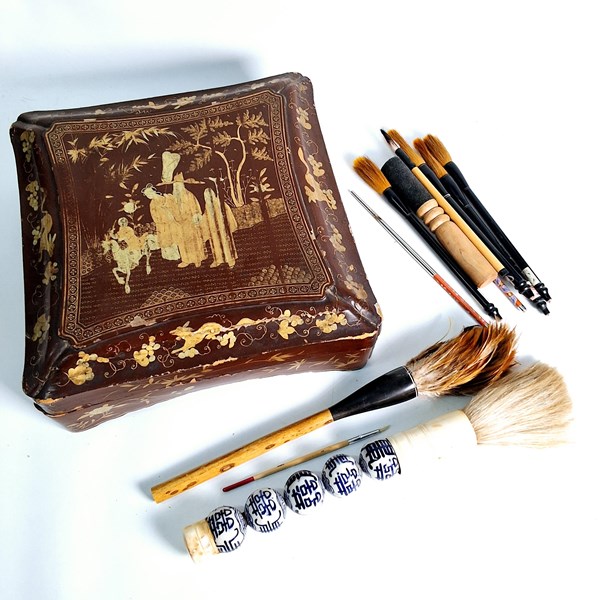 Lot 1347 - LACQUERED BOX AND CALLIGRAPHY BRUSHES
