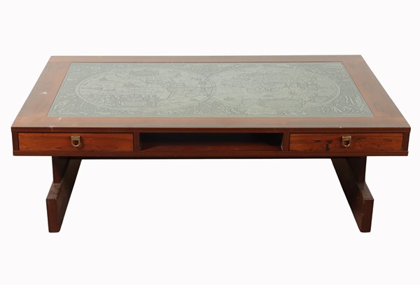 Lot 149 - ROSEWOOD COFFEE TABLE