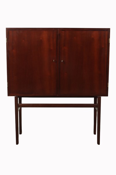 Lot 164 - MAHOGANY CABINET