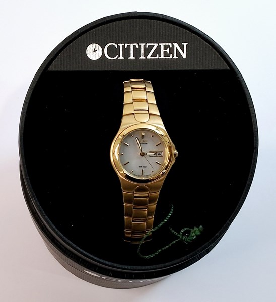 Lot 1040 - WRIST WATCH
