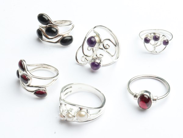 Lot 1035 - SILVER RINGS