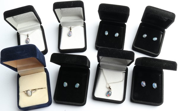 Lot 1045 - OPAL JEWELLERY