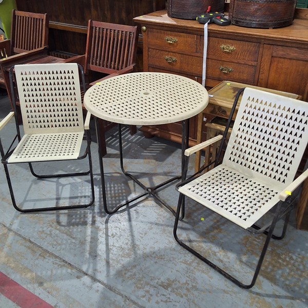 Lot 403 - PATIO SET