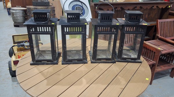 Lot 236 - LANTERNS