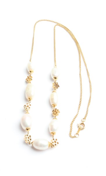 Lot 1012 - GOLD PEARL NECKLACE