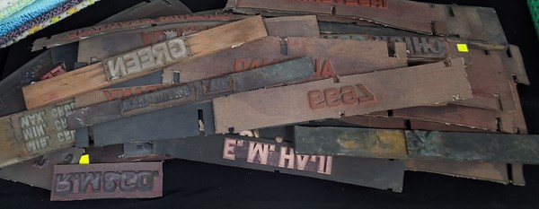Lot 1211 - PRINTING STAMPS