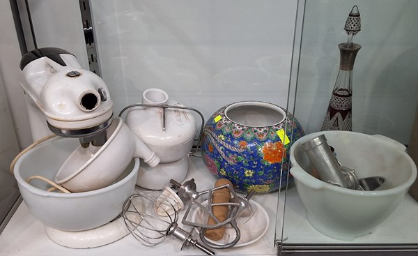 Lot 1433 - SUNDRY HOMEWARES