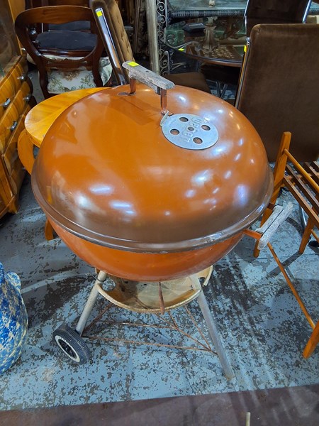 Lot 221 - WEBER KETTLE BBQ