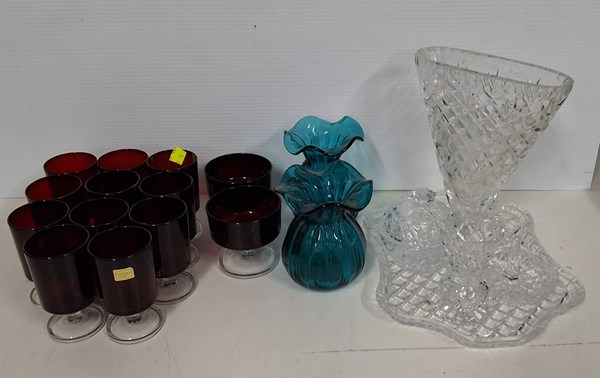 Lot 1152 - ASSORTED GLASSWARE