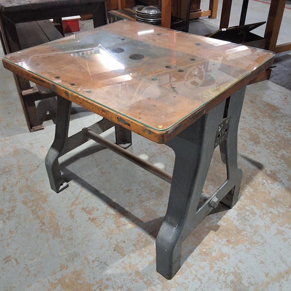 Lot 226 - MACHINIST TABLE