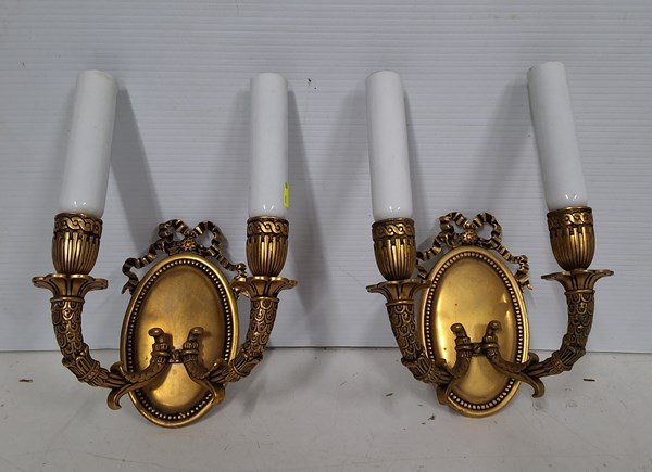Lot 1230 - WALL LIGHTS