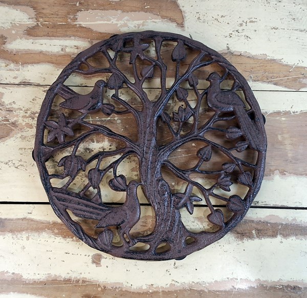 Lot 126 - TABLE TRIVET