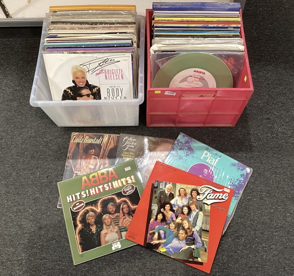 Lot 1250 - VINYL RECORDS