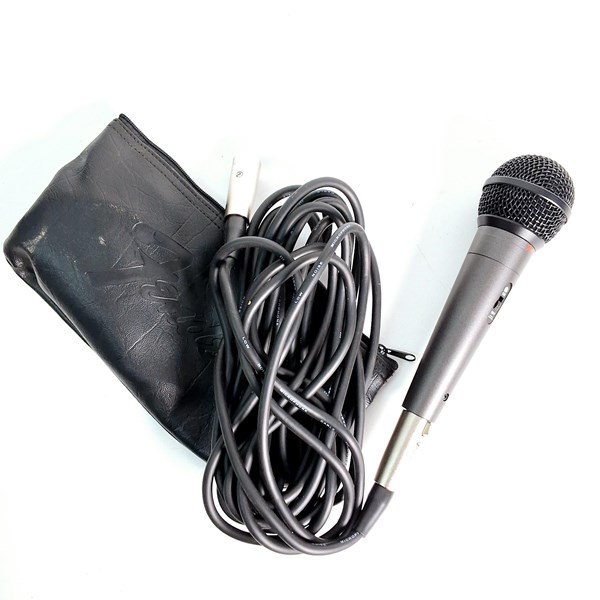 Lot 1207 - FENDER MICROPHONE