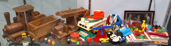 Lot 1400 - TOYS