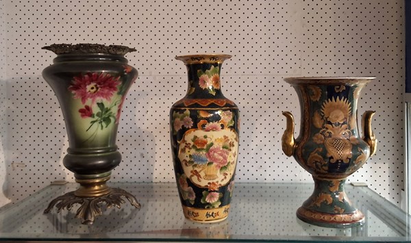 Lot 1257 - VASES