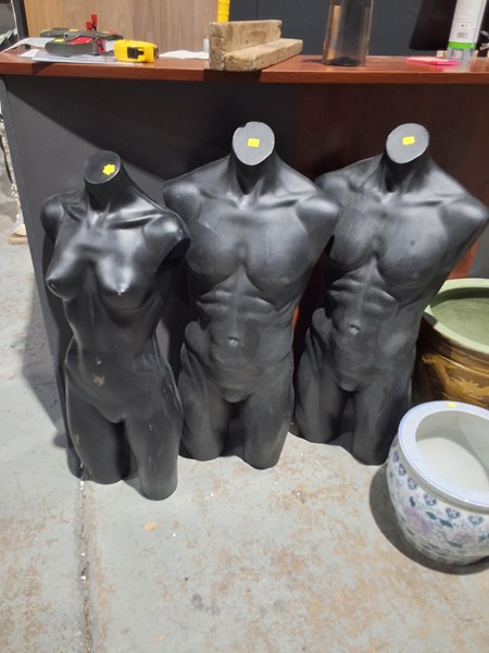 Lot 389 - MANNEQUINS