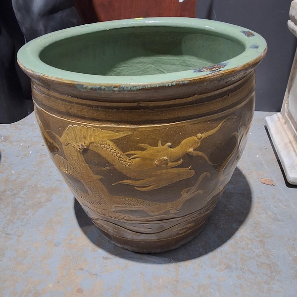 Lot 391 - PLANT POT