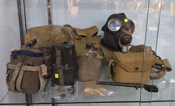 Lot 1422 - MILITARIA