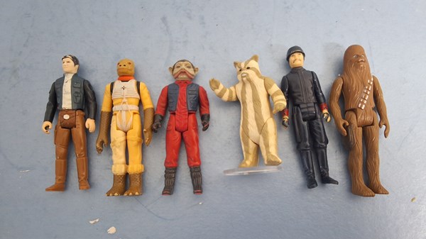 Lot 1219 - STAR WARS FIGURES