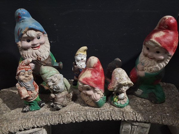 Lot 438 - GNOMES