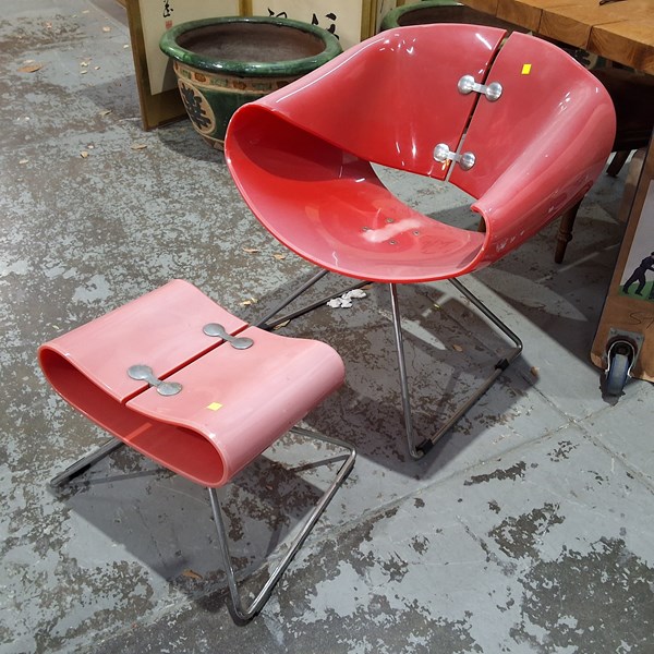 Lot 27 - ARM CHAIR