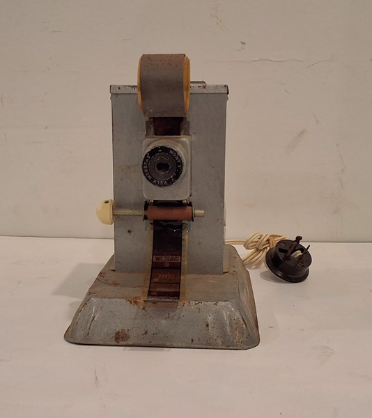 Lot 1270 - FILM PROJECTOR