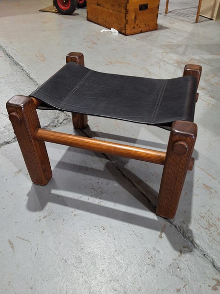 Lot 284 - FOOTSTOOL