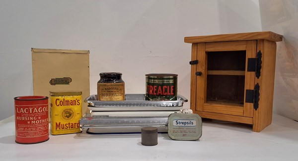 Lot 1322 - KITCHENALIA