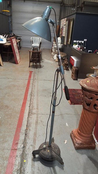 Lot 390 - SPOTLIGHT
