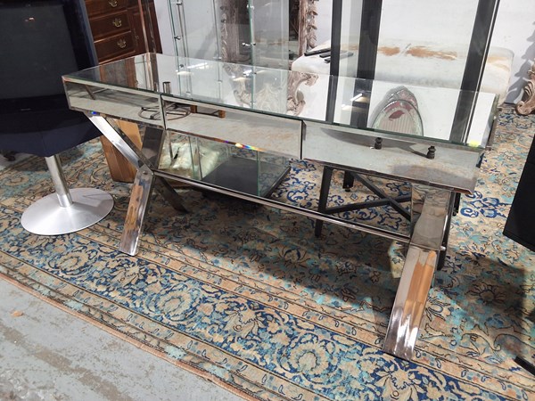 Lot 192 - CONSOLE TABLE