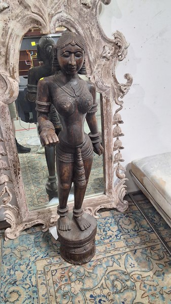 Lot 321 - TEMPLE STATUE