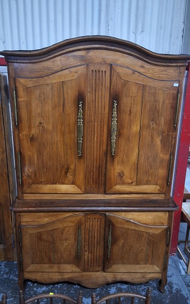 Lot 67 - LINEN PRESS