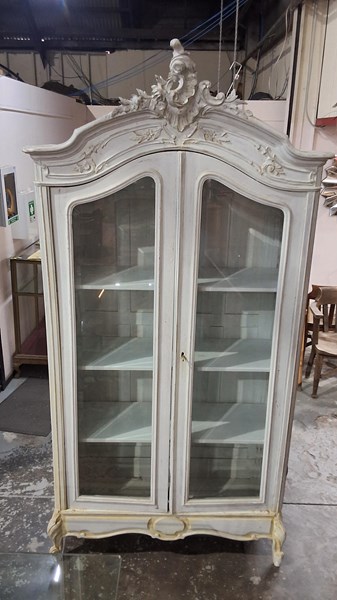 Lot 3 - ARMOIRE