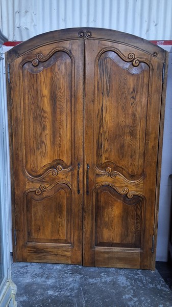 Lot 2 - AMOIRE DOORS