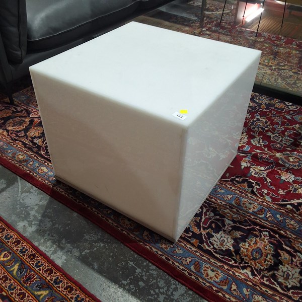 Lot 133 - LIGHT BOX