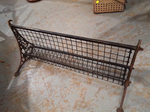 Lot 263 - RAILWAY SHELF