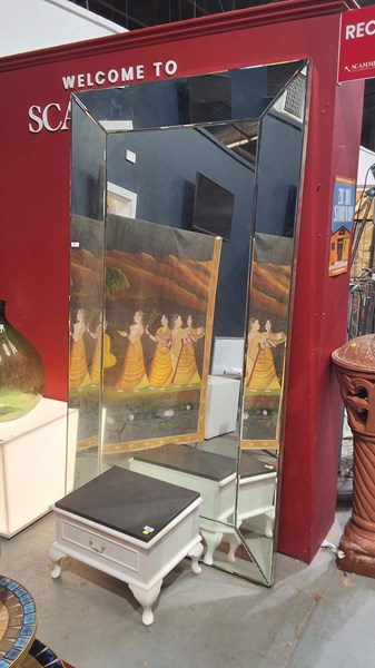 Lot 461 - MIRROR