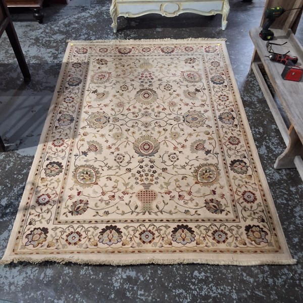 Lot 4 - RUG